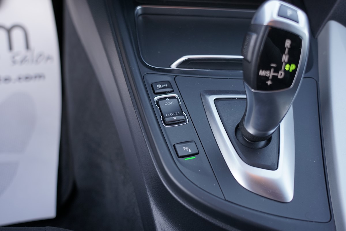 BMW
 3-Series 318 D