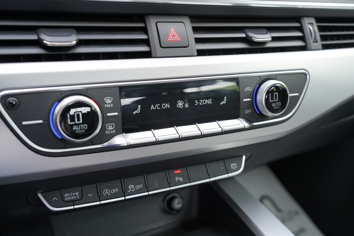 Audi A4
 3.0 TDi Quattro Tiptronic