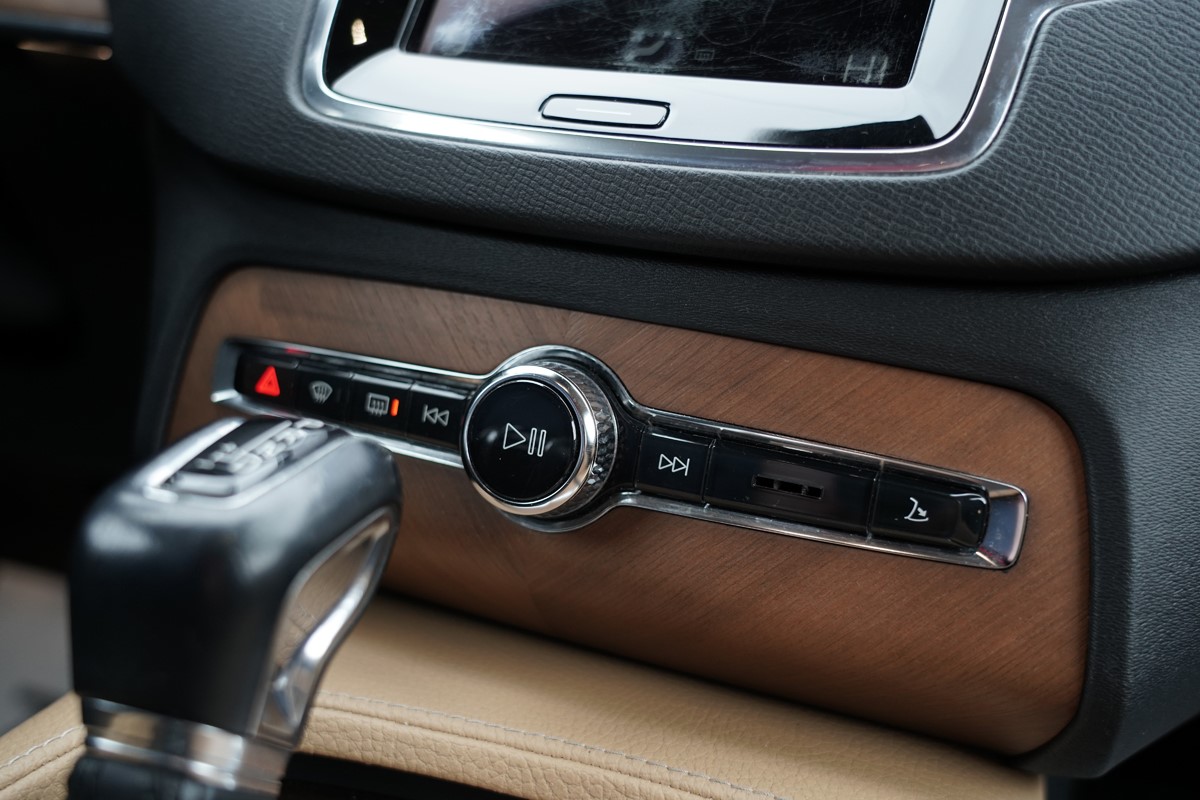 Volvo
 XC90 
 D5