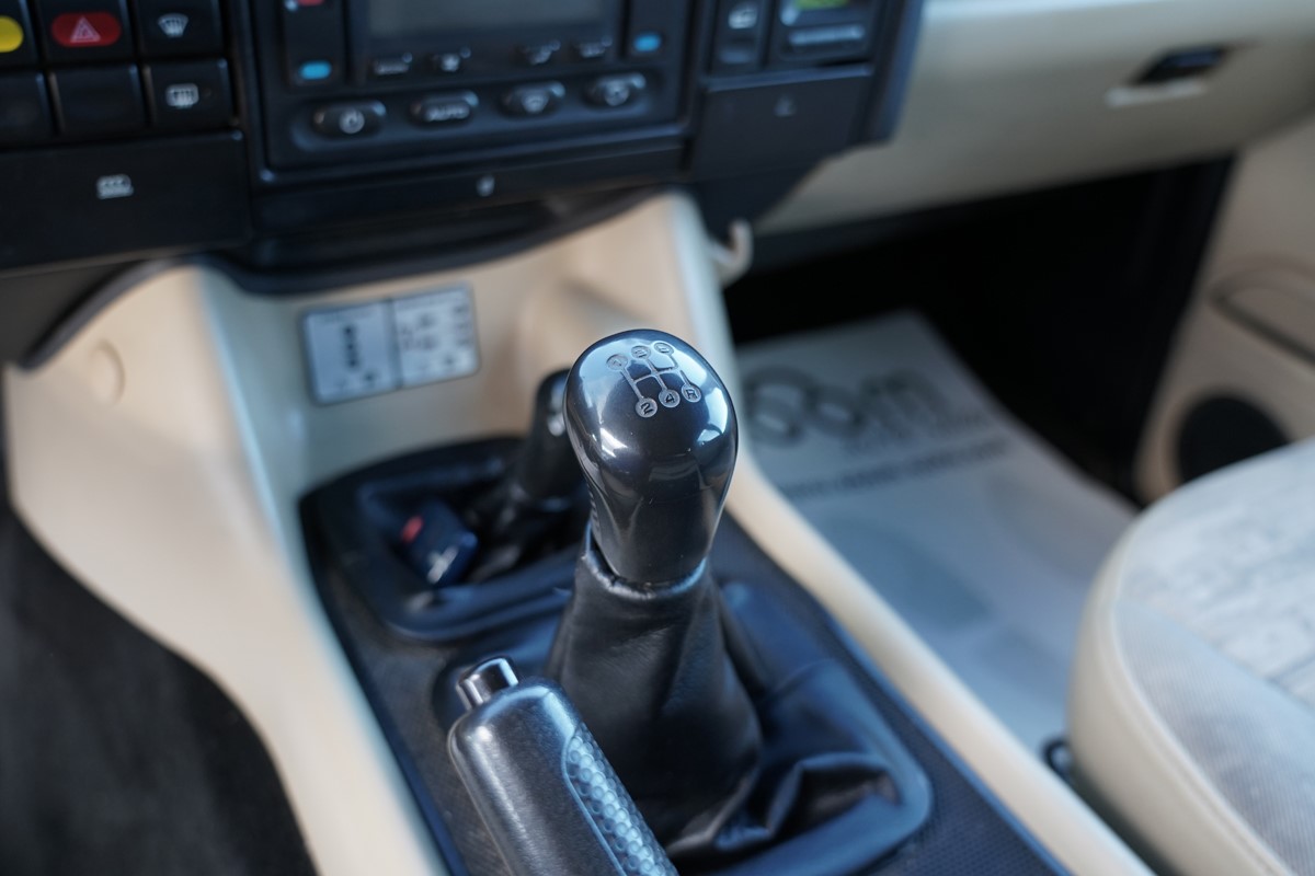 Land Rover
 DISCOVERY 2,5 D