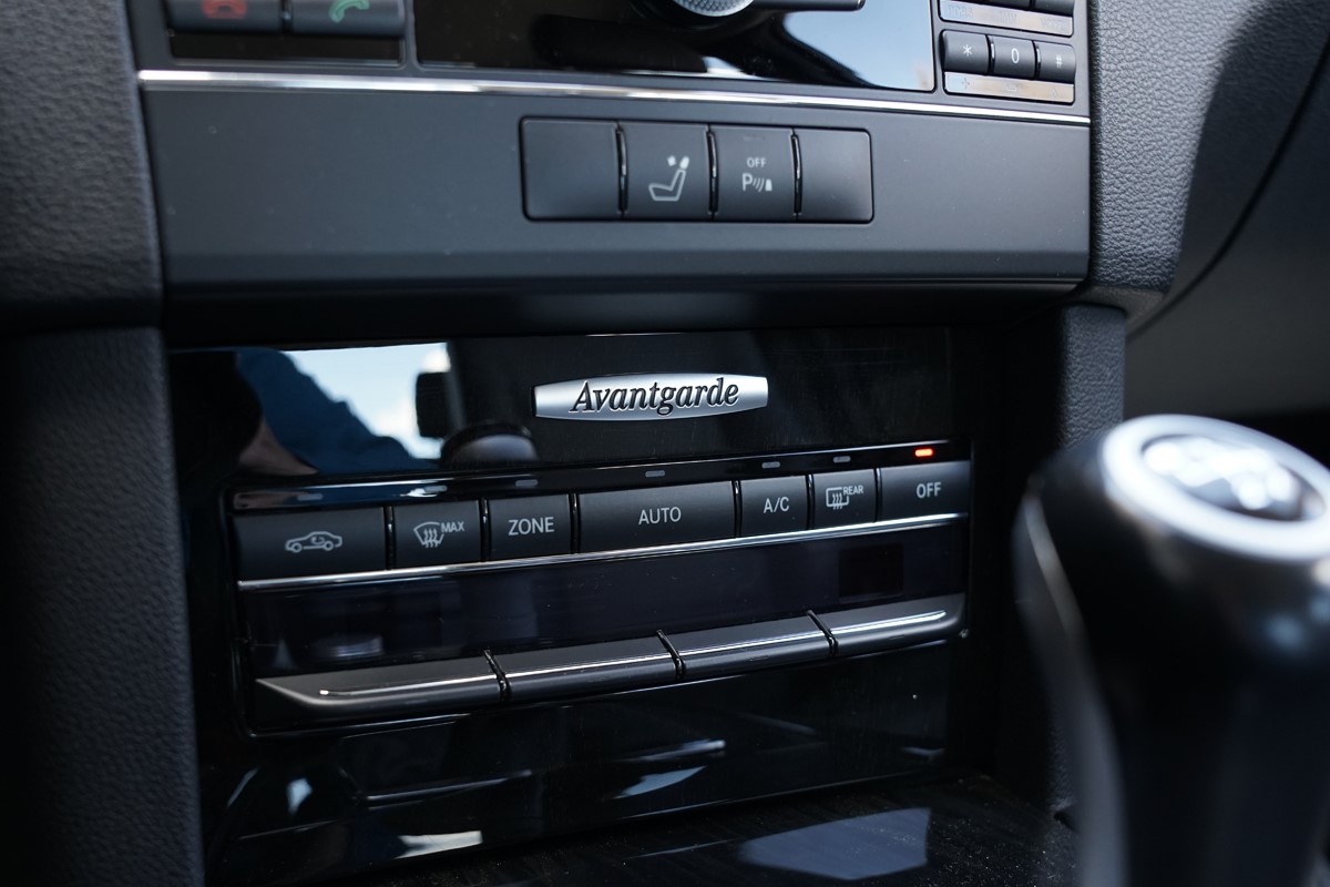 Mercedes-Benz E-Class
 E 220 CDI AVANTGARDE