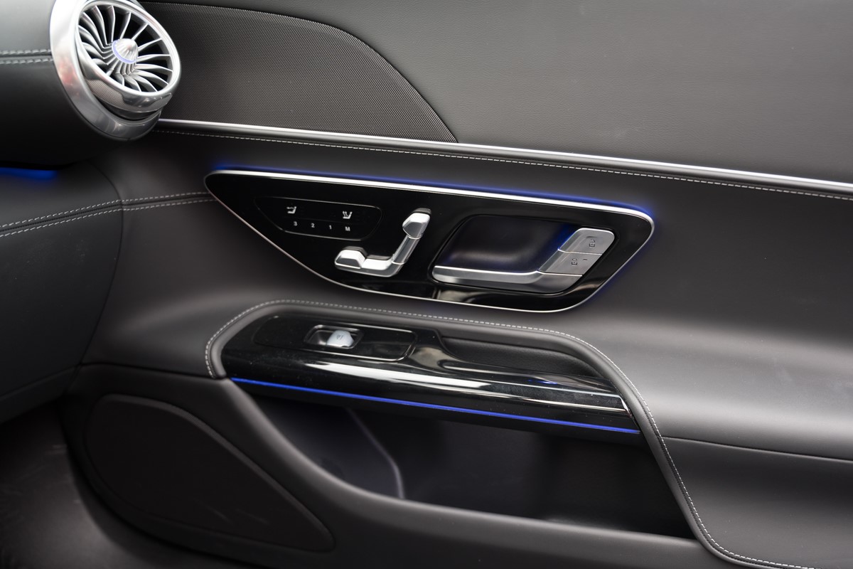 Mercedes-Benz SL-Class
 43 AMG