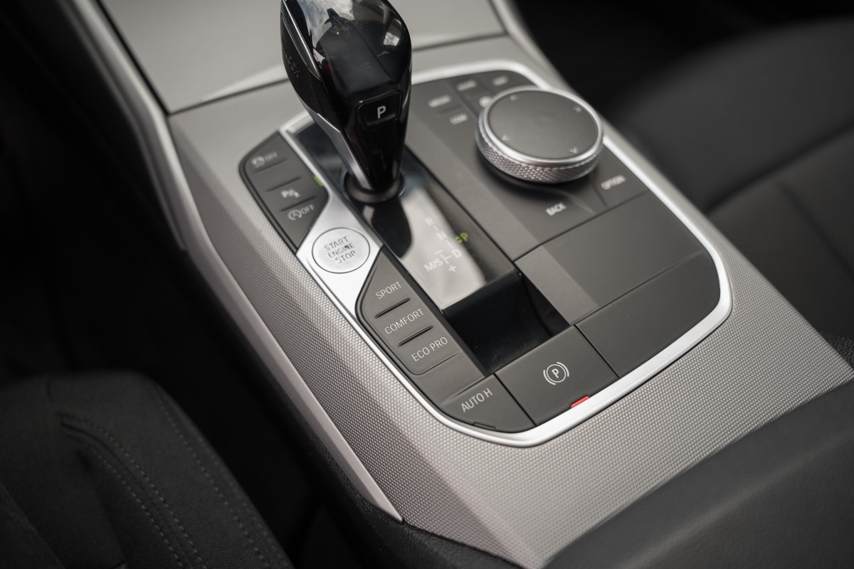 BMW
 3-Series 2.0 D