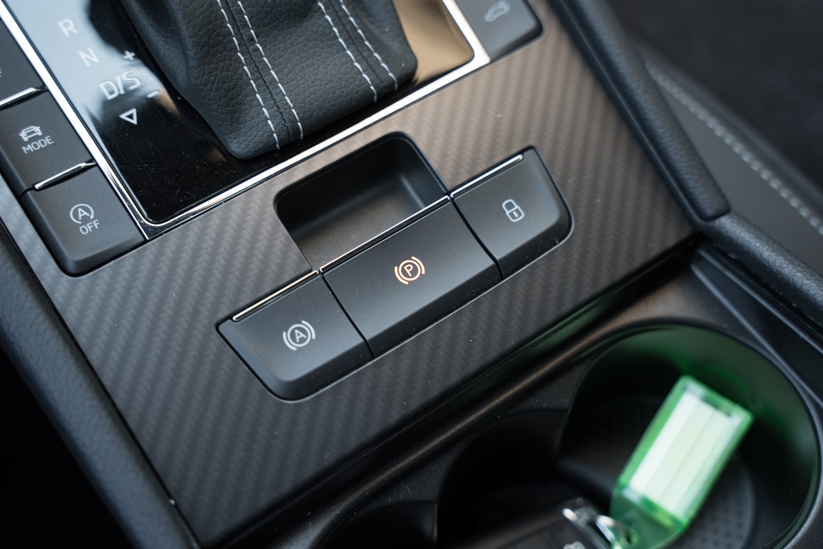 Škoda Superb 2.0 TDI DSG 200KS SPORTLINE