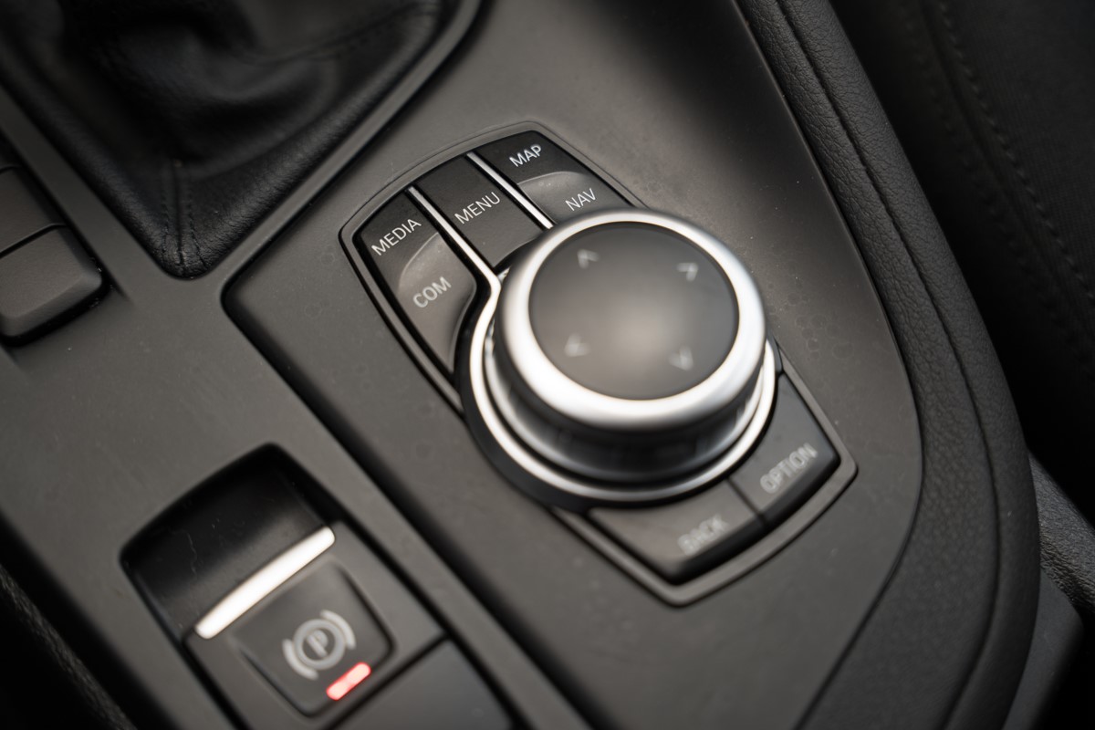 BMW
 X1 18 D sDrive