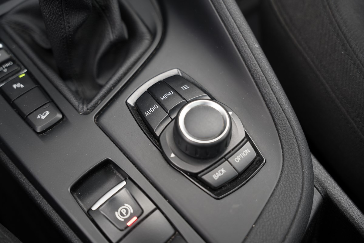BMW
 X1 18D XDrive