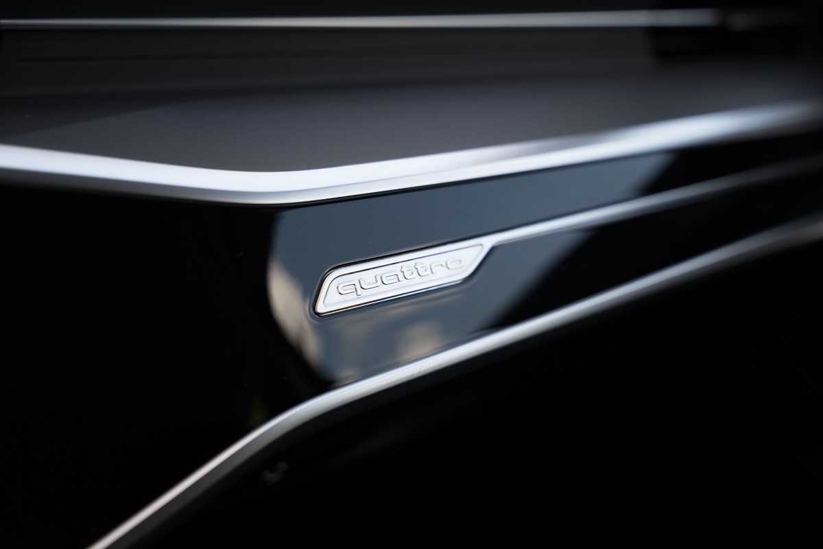 Audi A6
 40 TDI S-tronic QUATTRO