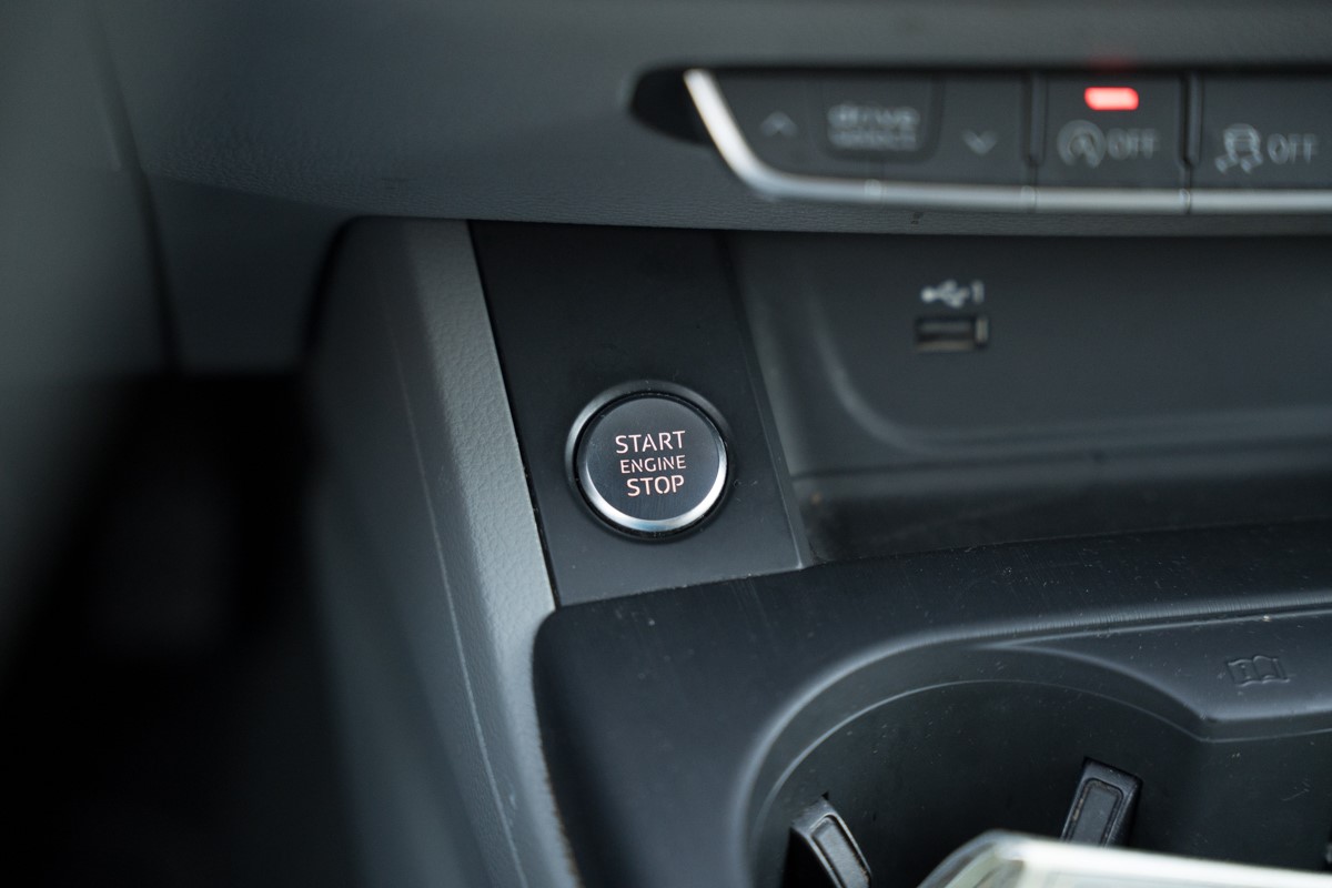 Audi A4
 35 TDI S-tronic Bussines Line