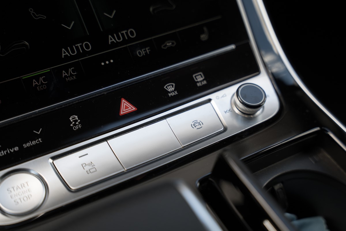 Audi Q7
 3.0 TDI S line QUATTRO