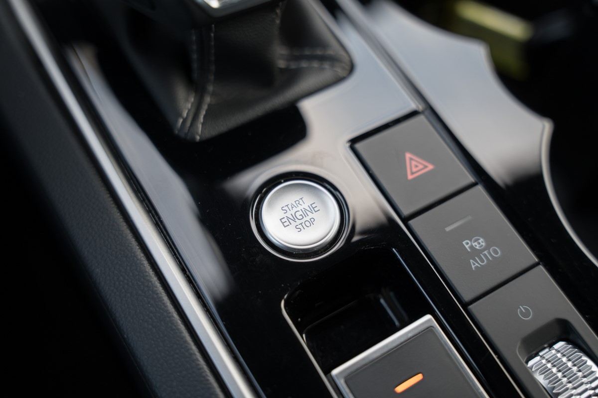 Volkswagen Touareg
 3.0 TDI R line 4MOTION