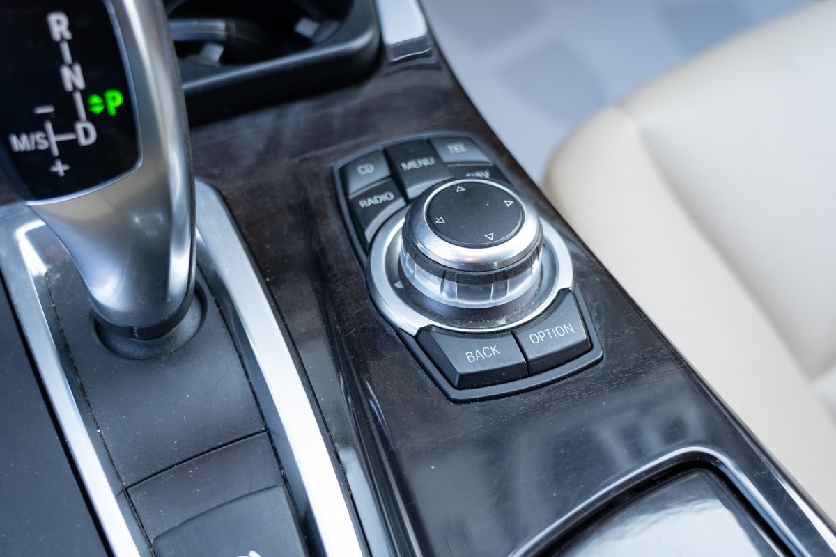 BMW
 5-Series 530d
