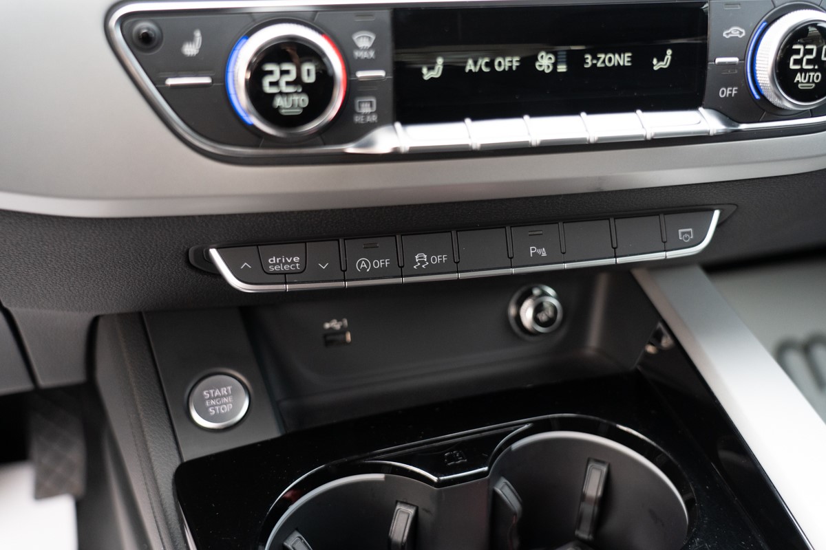Audi A4
 35 TDI