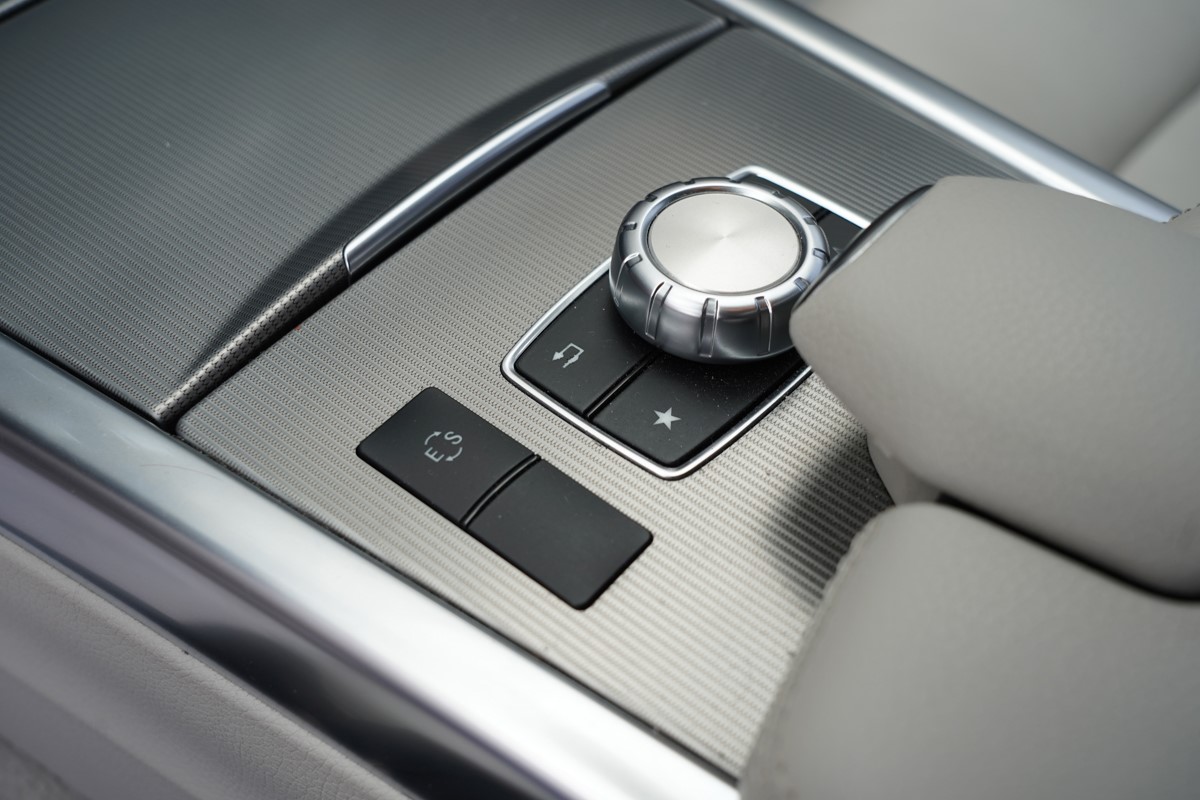 Mercedes-Benz E-Class
 E 220 BLUETEC