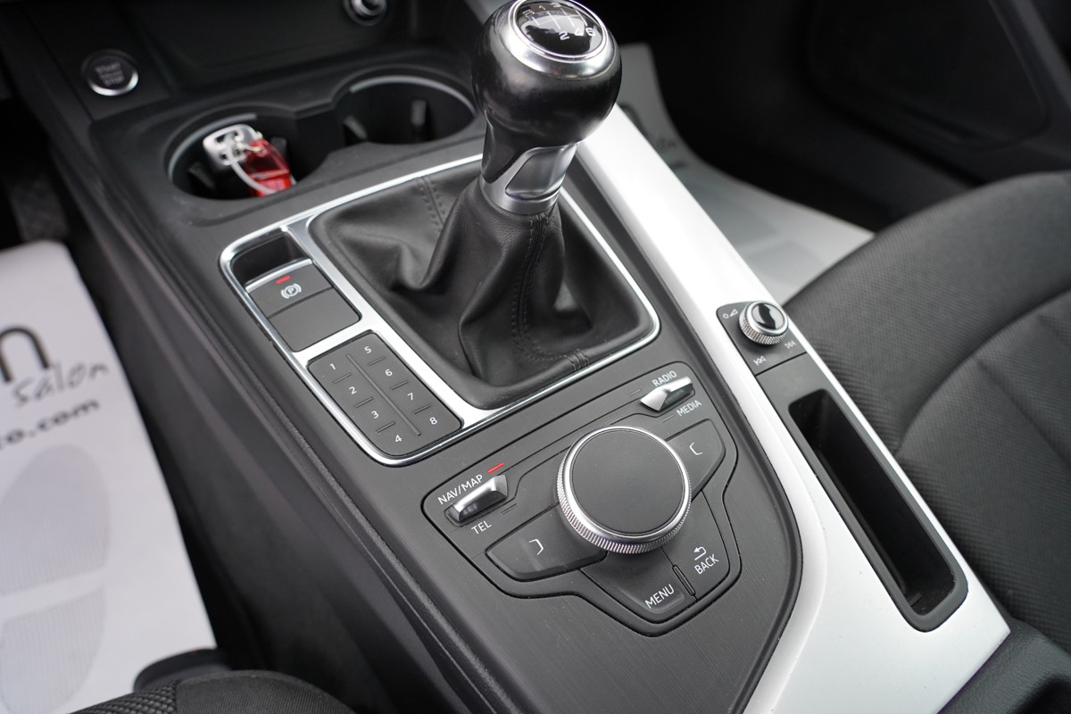 Audi A4
 2.0 TDI