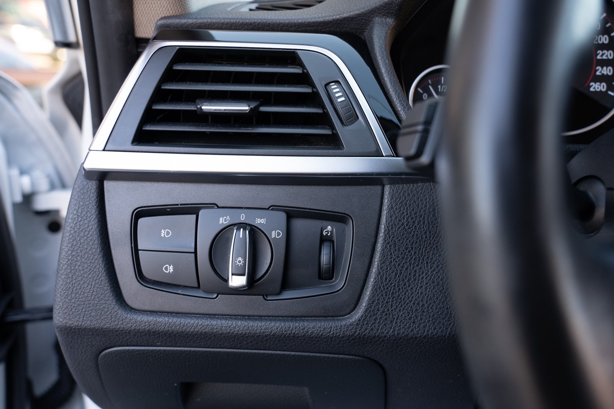 BMW
 3-Series 318 D