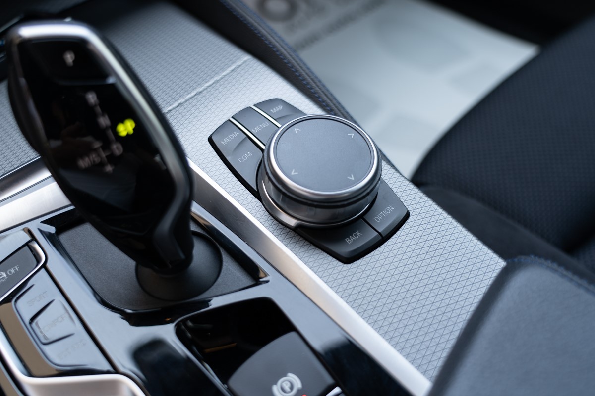 BMW
 5-Series 530 dA xDRIVE