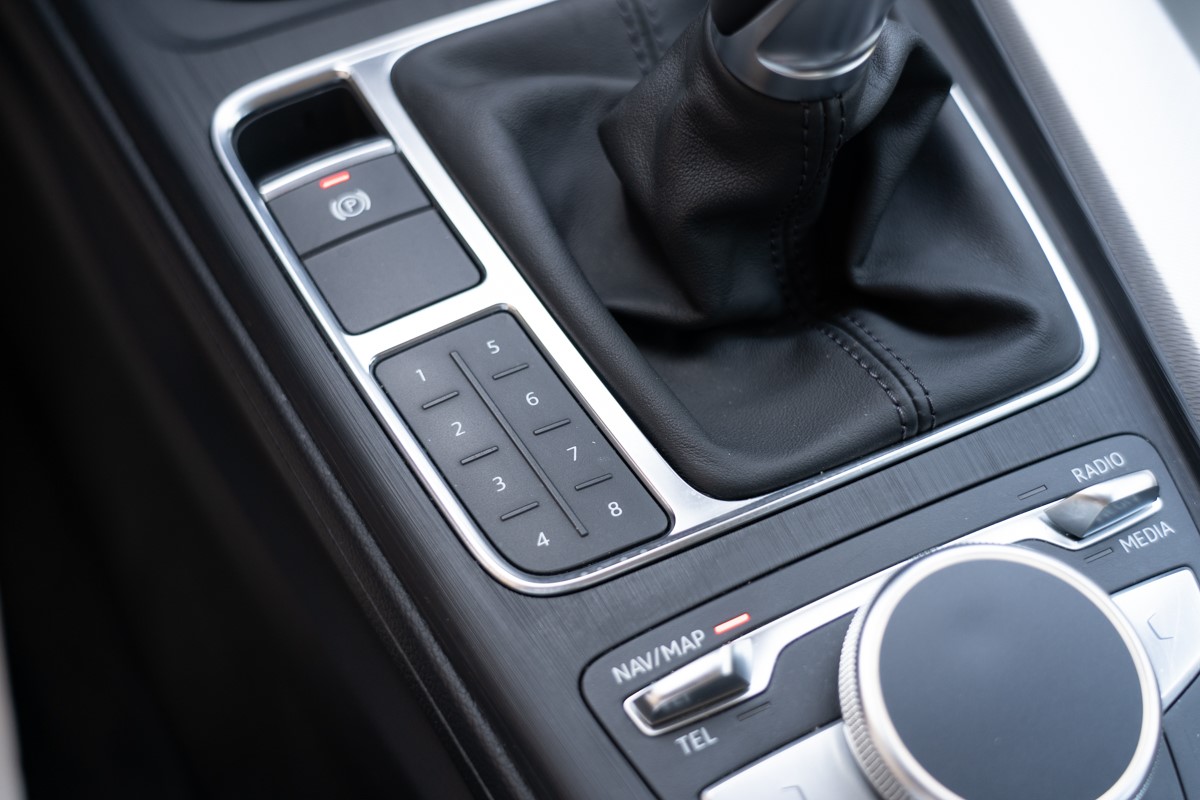 Audi A4
 2.0 TDI Executive Plus
