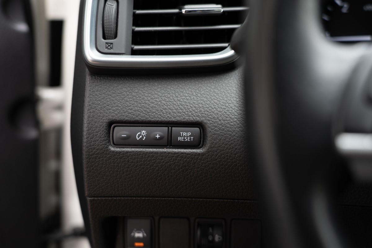 Nissan
 Qashqai 1,5 DCI