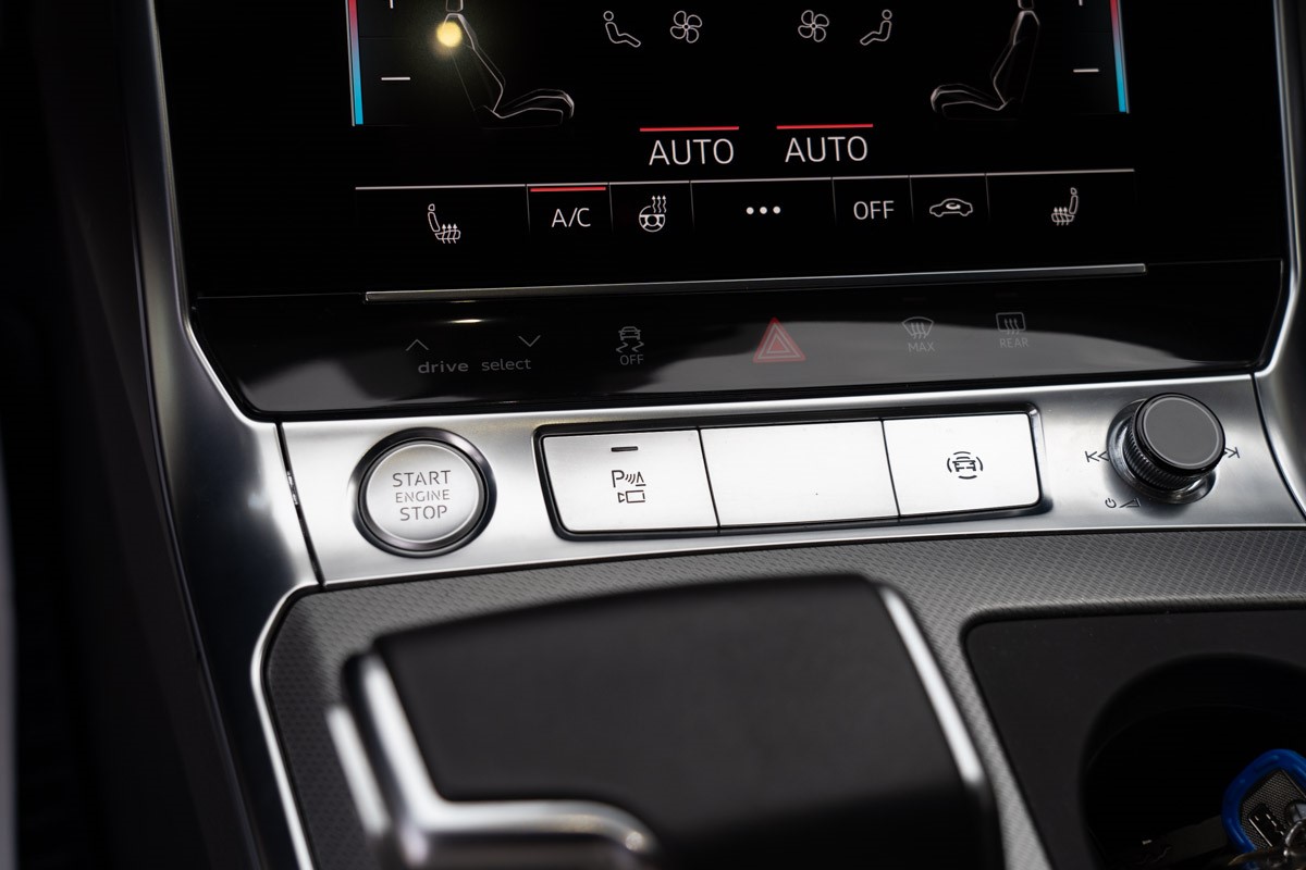 Audi A6
 3,0 TDI 50 Quattro