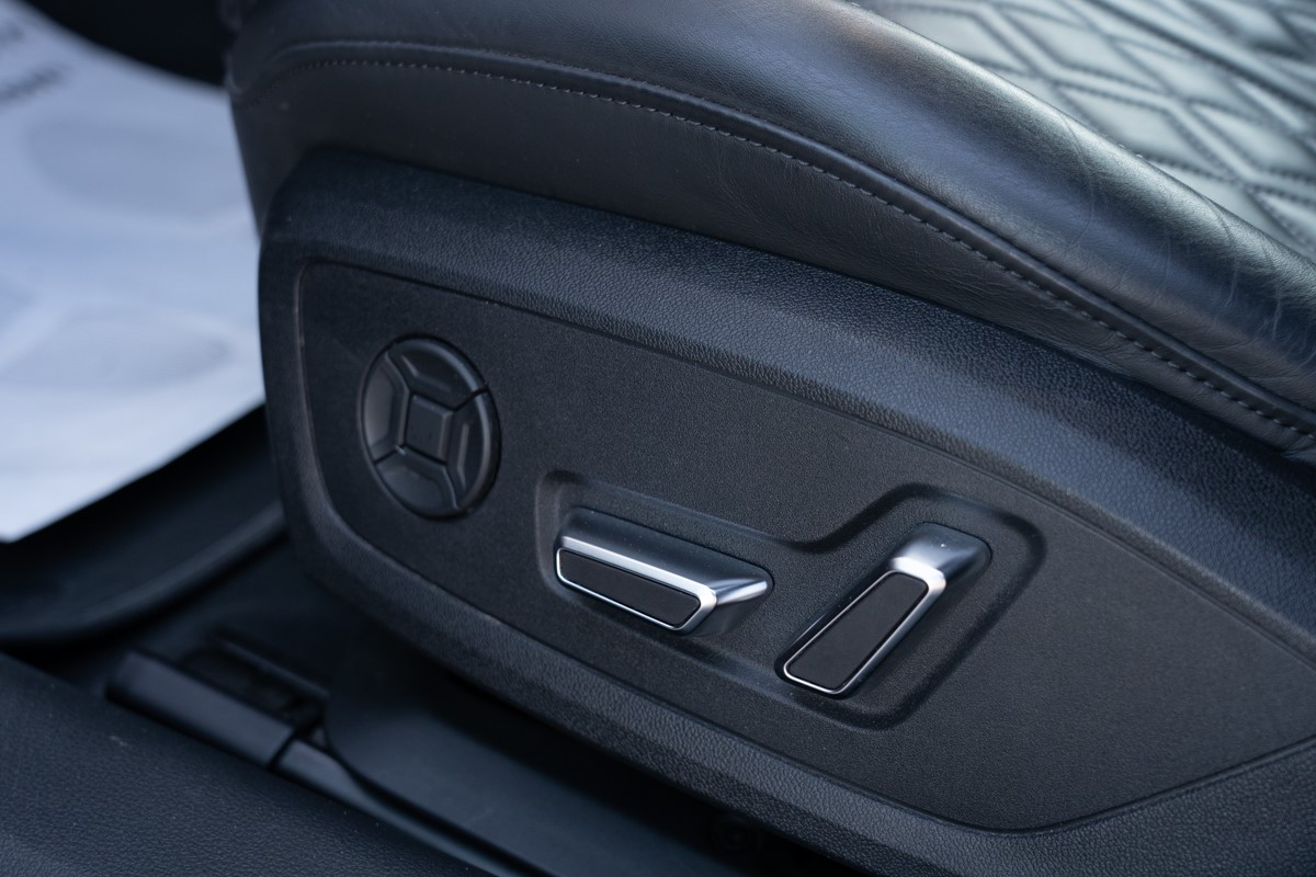 Audi A6
 50 TDi Sport Quattro Tiptronic