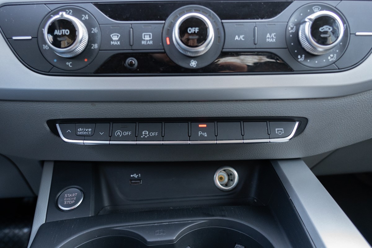 Audi A4
 35 TDi Stronic Business Line