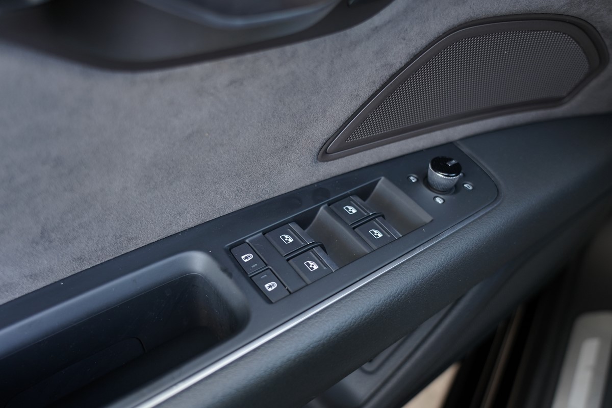 Audi A8
 50 TDI Quattro Tiptronic