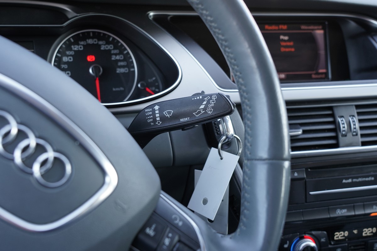 Audi A4
 2.0 TDI