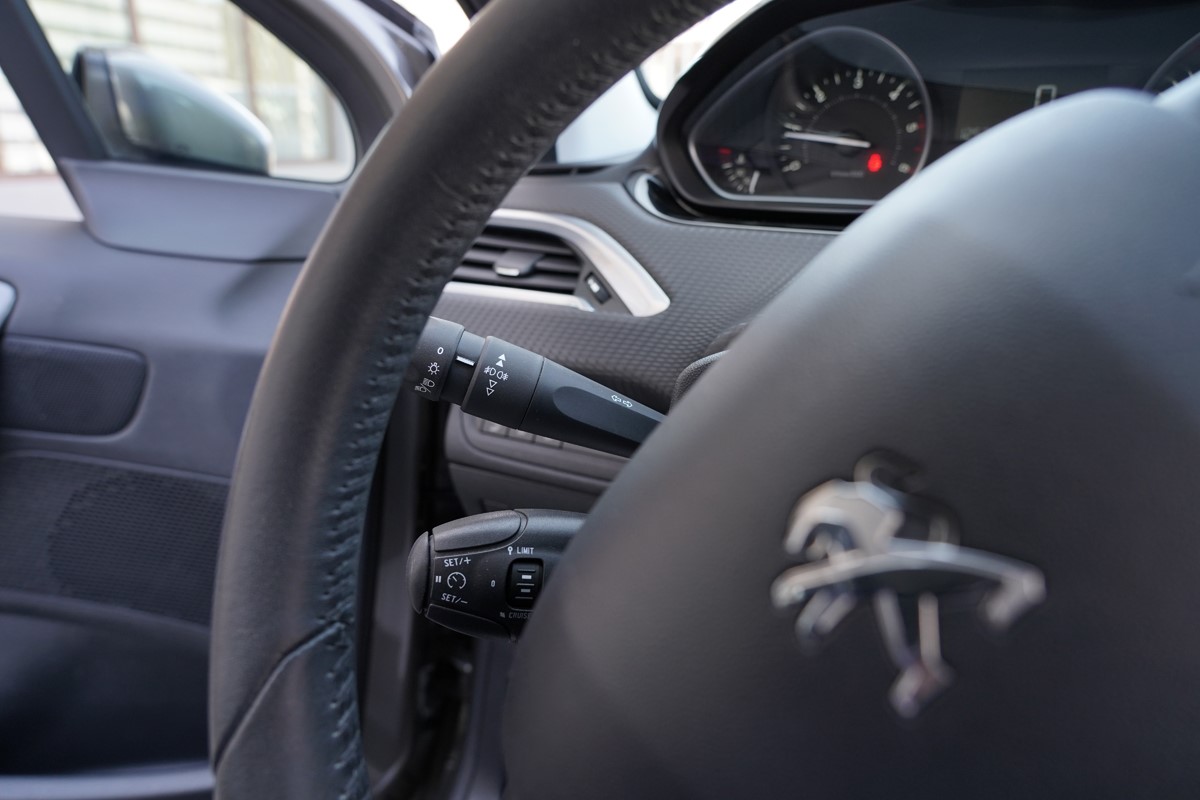Peugeot 2008 BUSINESS 1.6 HDI