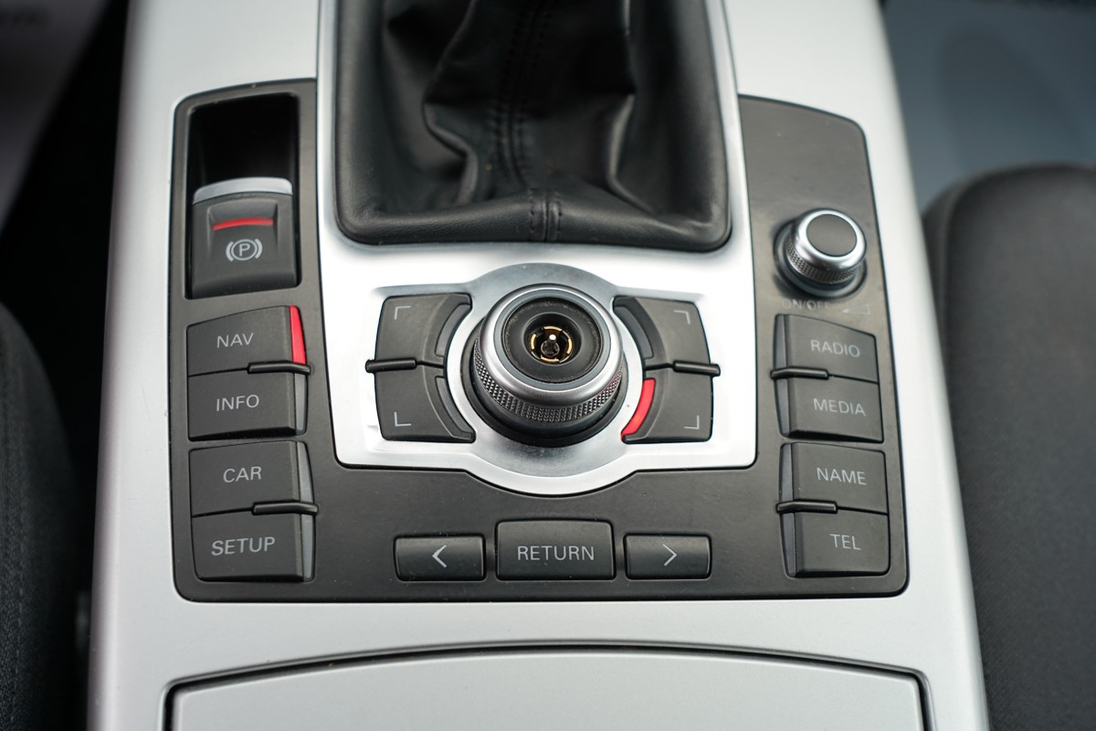 Audi A6
 2,0 TDI