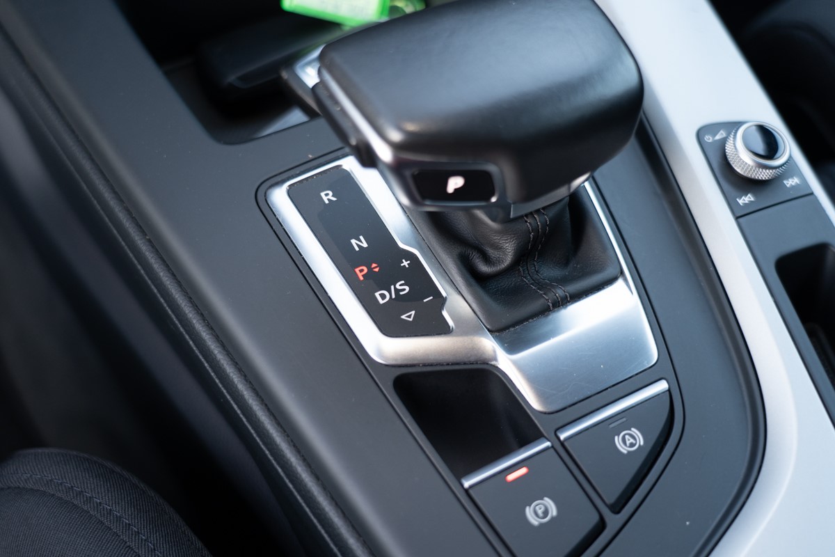 Audi A4
 30 TDI