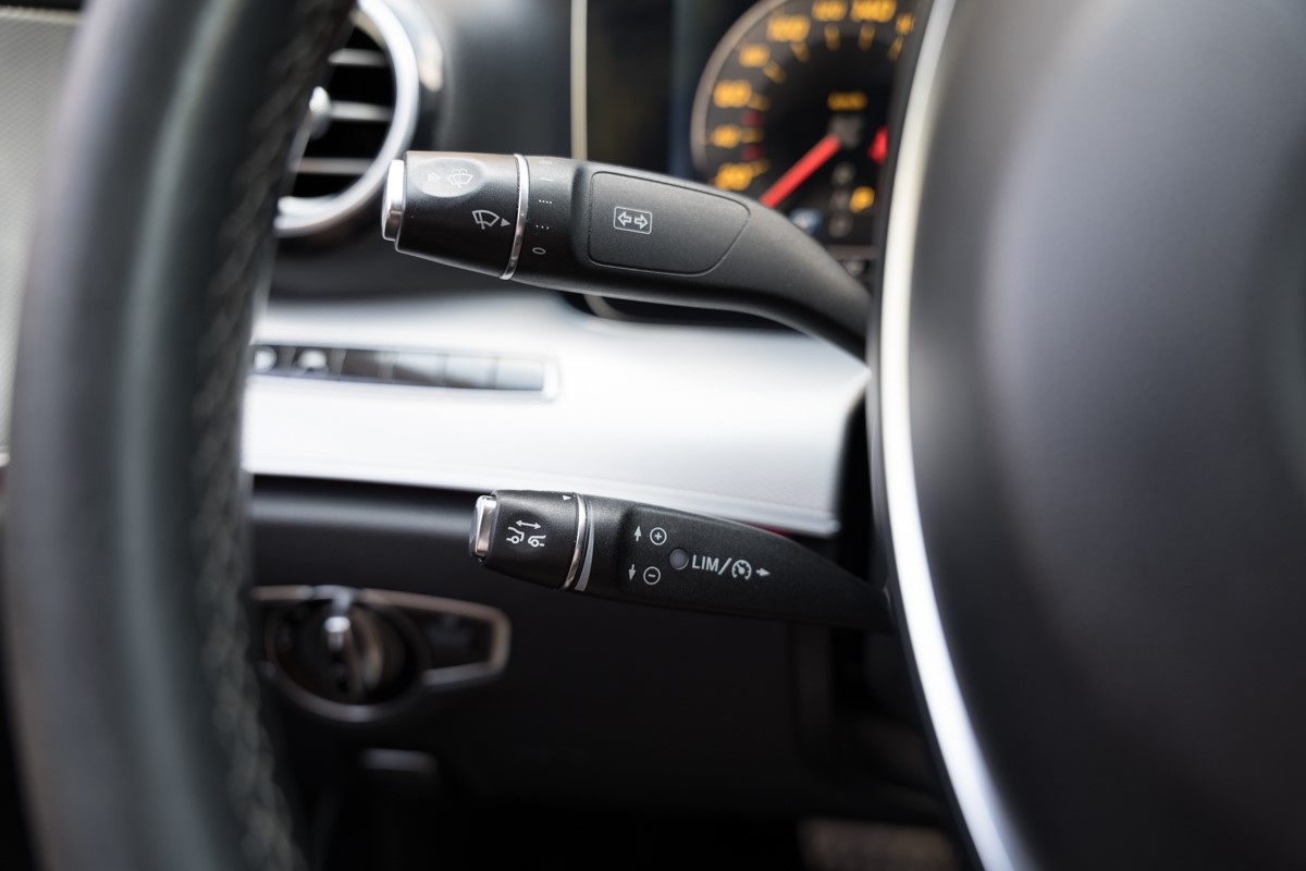 Mercedes-Benz E-Class
 220 D AMG