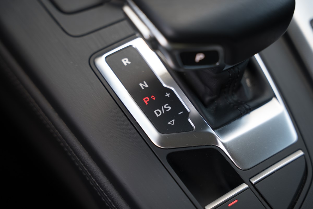 Audi A4
 35 TDI S-Tronic