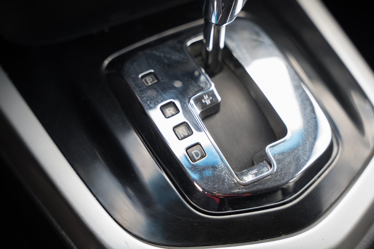 Nissan
 Navara 2,3 DCI 4X4