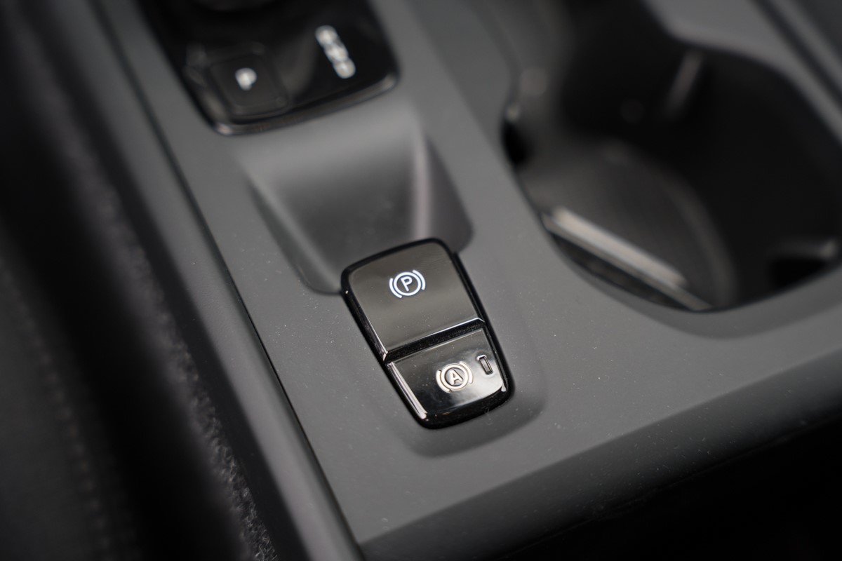 Volvo
 XC40 2.0 D D3