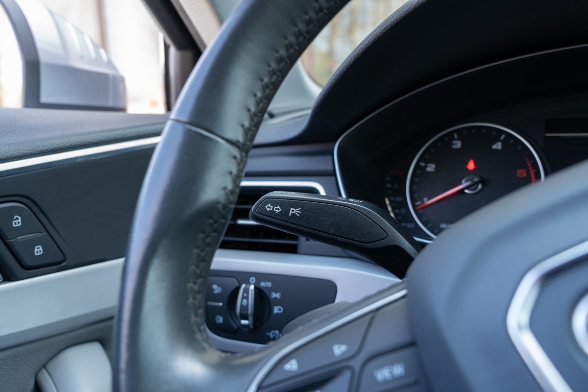 Audi A4
 35 TDi Stronic Business Line