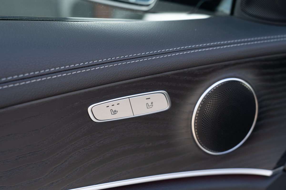 Mercedes-Benz E-Class
 E 220 D 4 MATIC