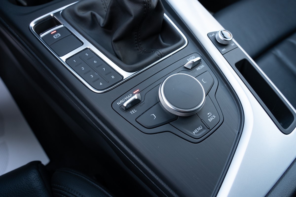 Audi A4
 2.0 TDI
