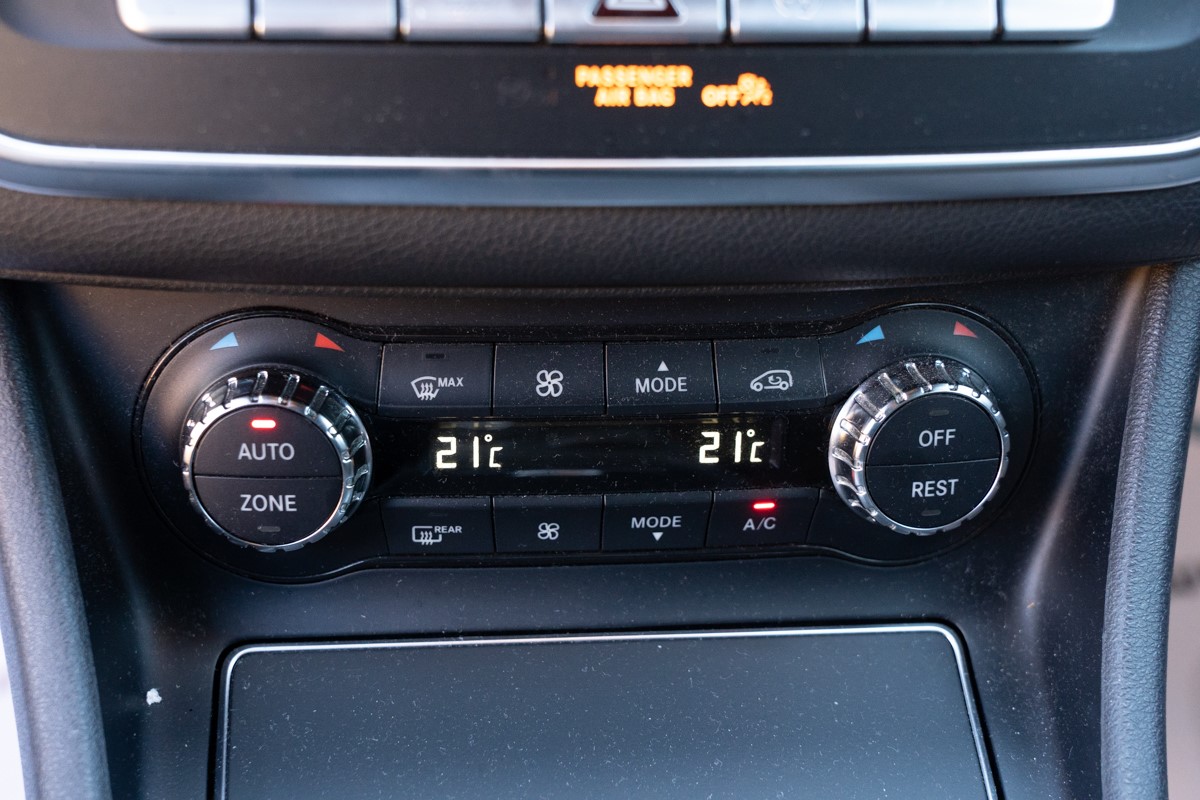 Mercedes-Benz GLA 200d Business
