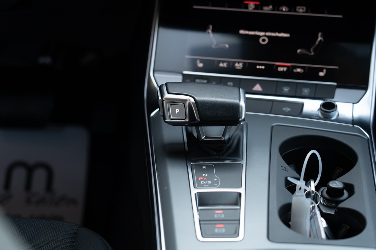 Audi A6
 40 TDi S-tronic