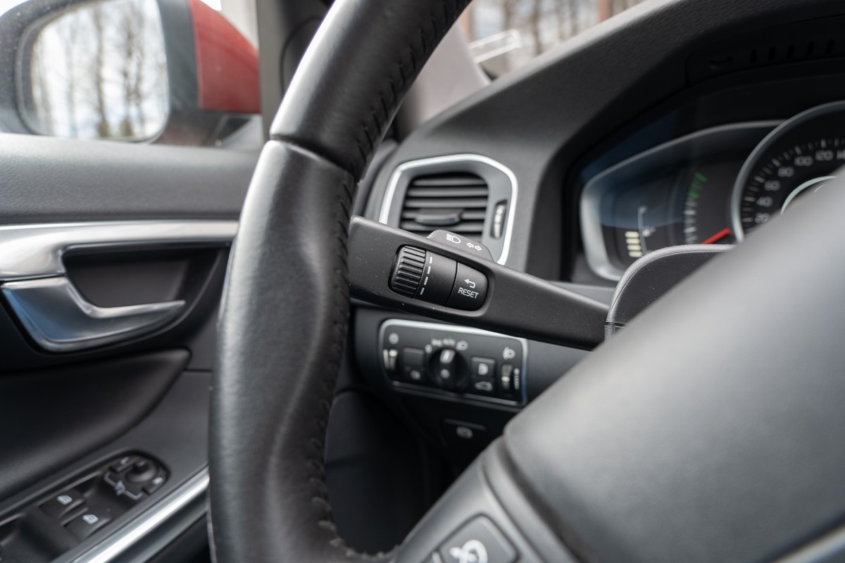 Volvo
 S60
 2.0D D2 Kinetic Business