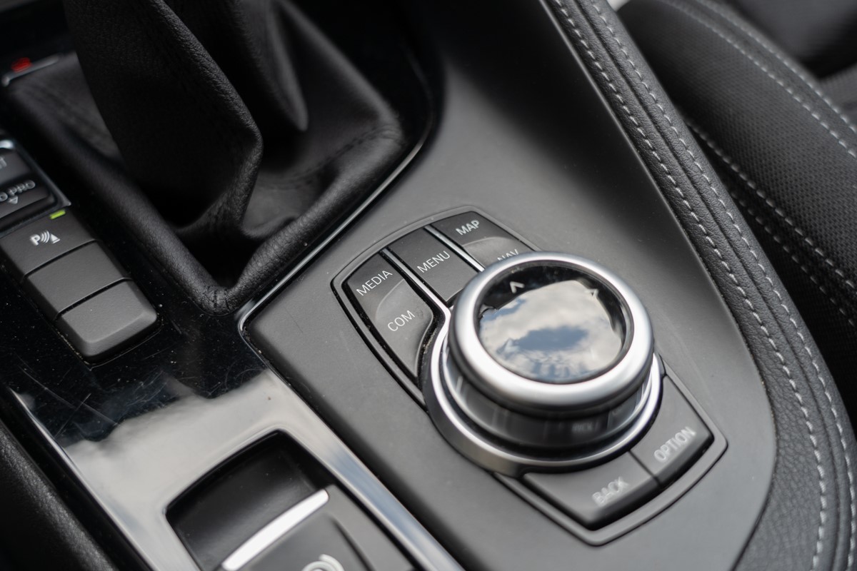 BMW
 X1 18 d SDrive