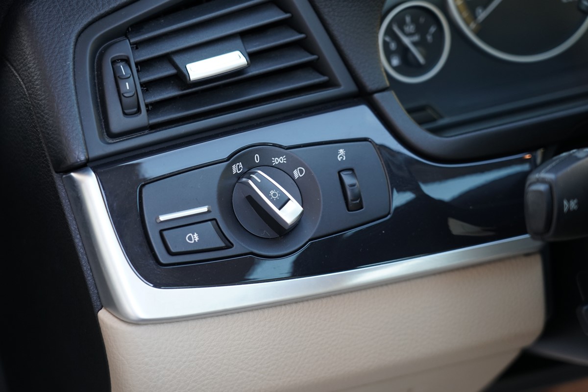 BMW
 5-Series 525 D XDRIVE