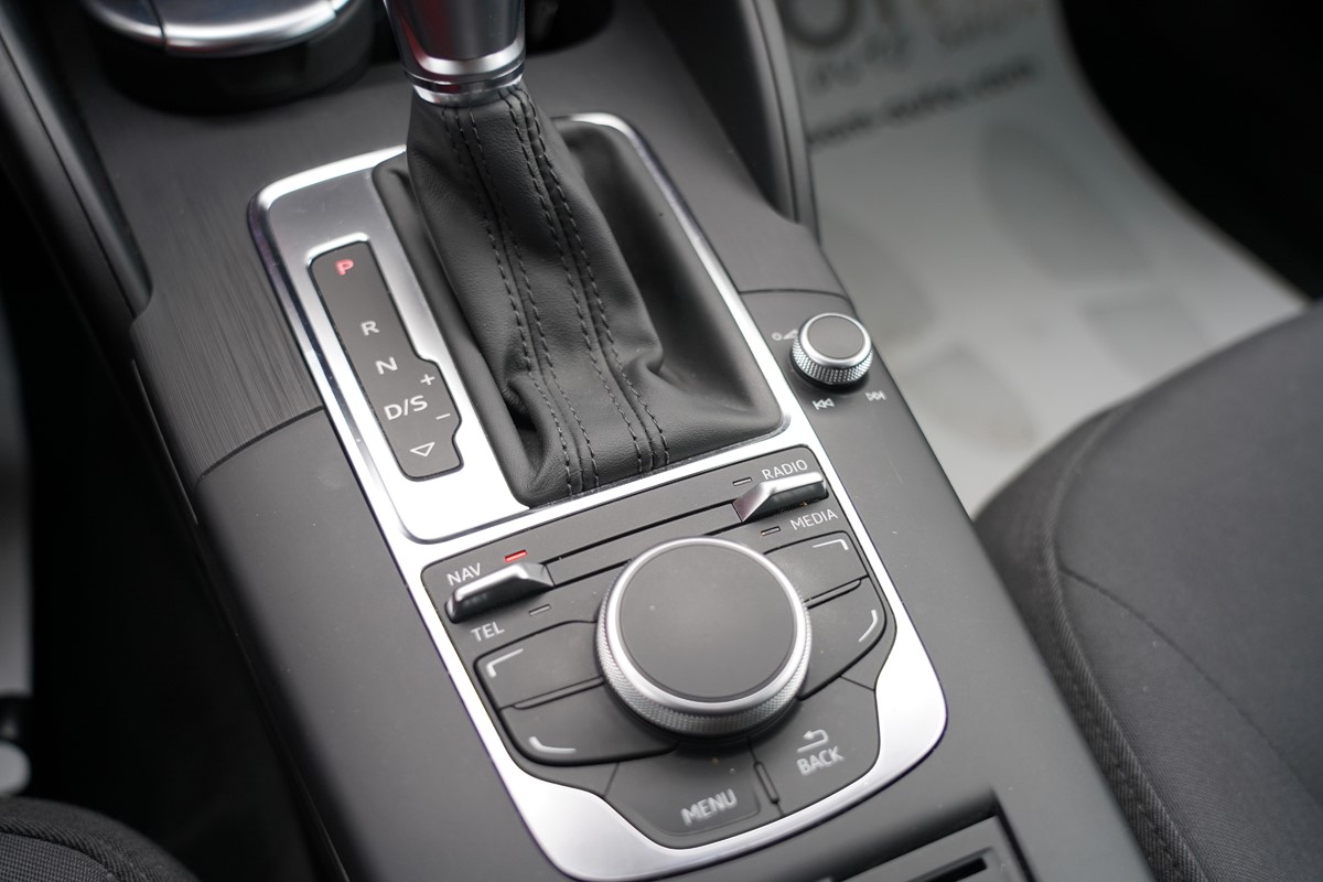 Audi A3
 2,0 TDI S-tronic