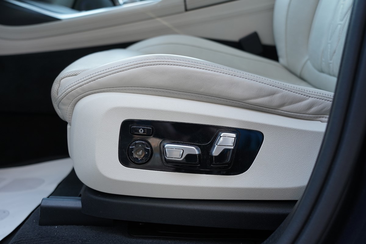 BMW
 X7 XDRIVE M50D