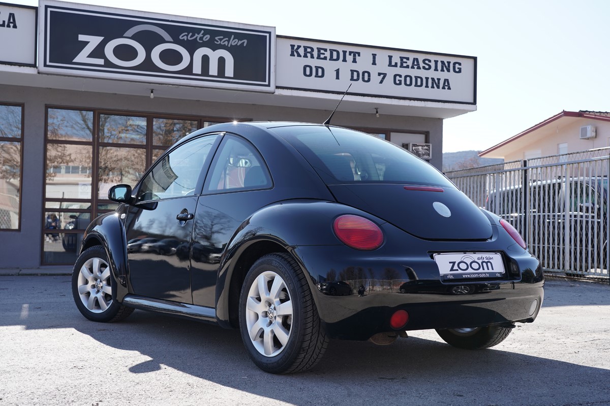 Volkswagen New Beetle
 1,6 BENZIN