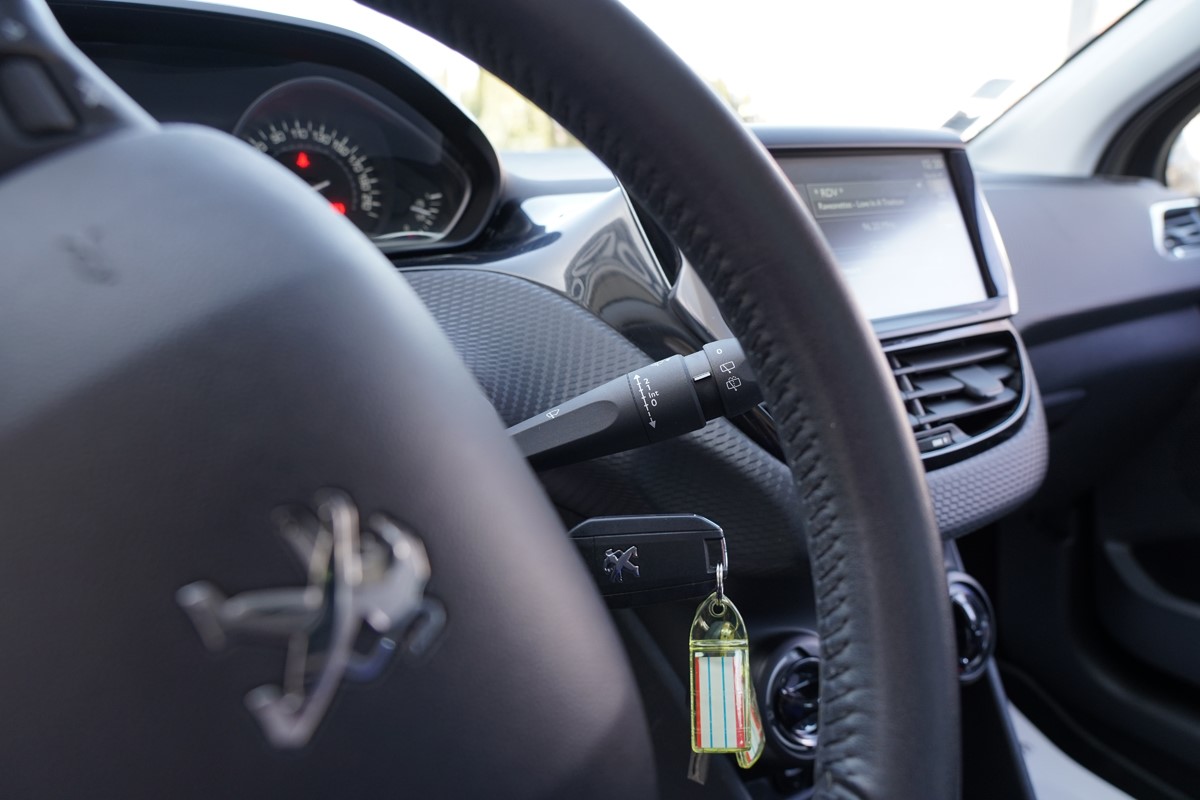 Peugeot 2008 BUSINESS 1.6 HDI