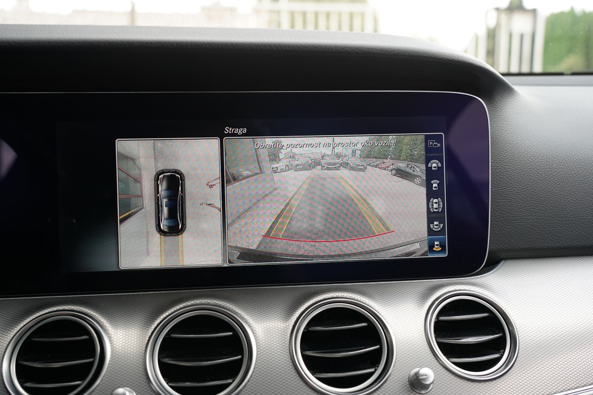 Mercedes-Benz E-Class
 220 D Avantgarde 