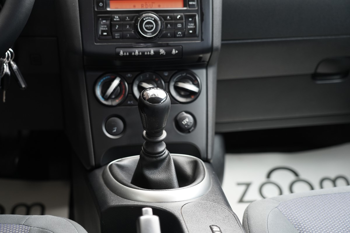 Nissan
 Qashqai 1.5 DCI