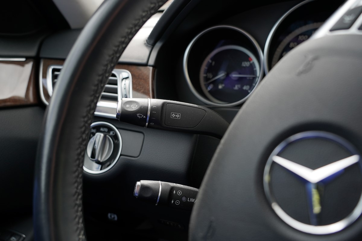 Mercedes-Benz E-Class
 200 CDI