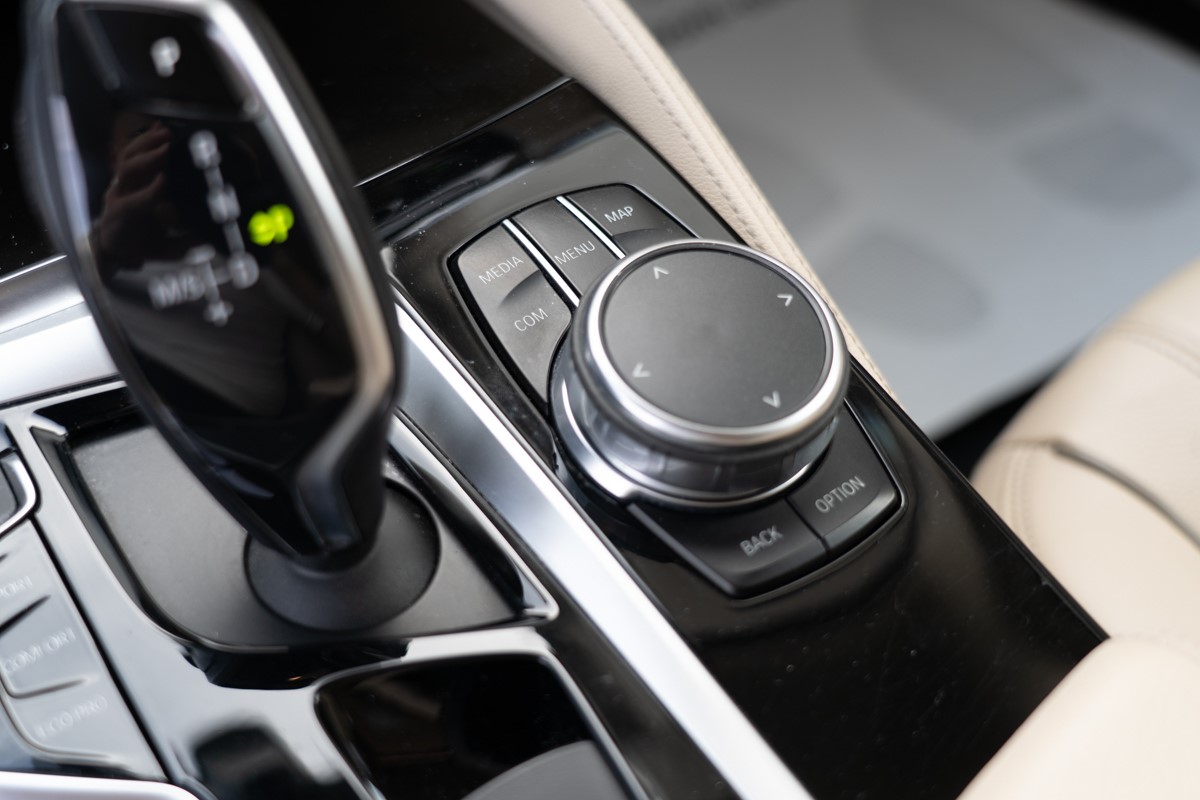 BMW
 5-Series 520 D XDRIVE
